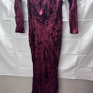 Elegant Burgundy Long Sleeve Dress